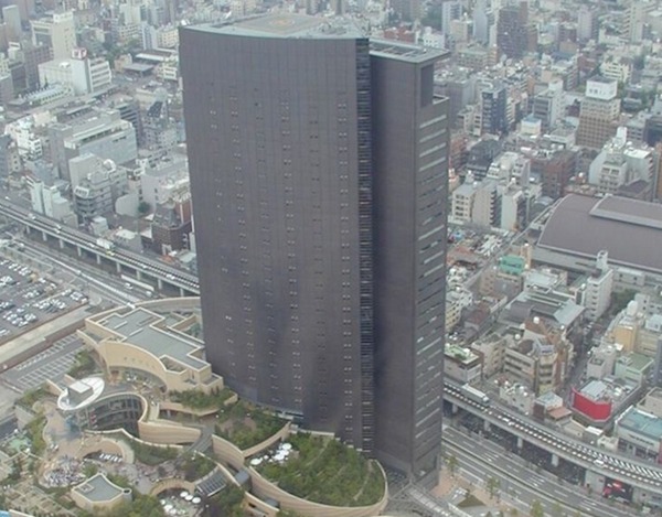 namba-parks-building-08-04-2010