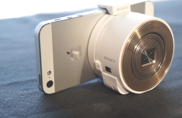 Sony QX Lenses for iOS & Android to Be Discontinued?