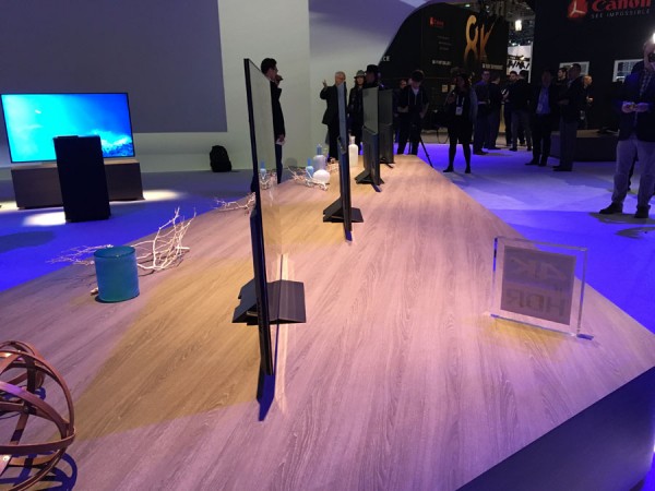 CES_2016_Sony_X930D_Row_Side