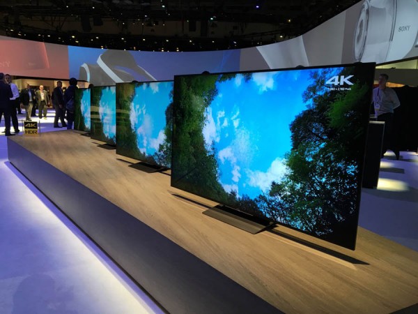 CES_2016_Sony_X930D_Line