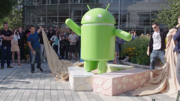 Android_7_Nougat_Reveal_Statue
